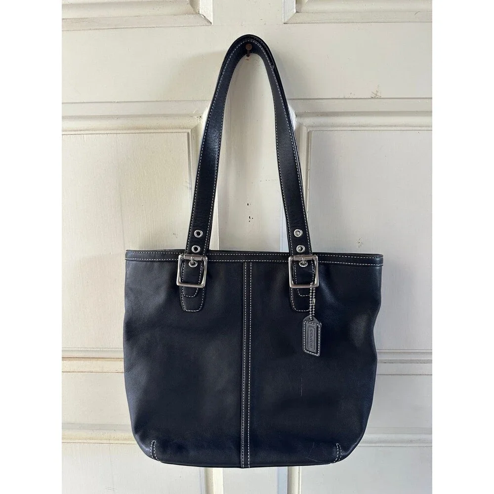Coach 9572 Hamptons Black Smooth Leather Buckle Straps Hobo Tote Shoulder Bag